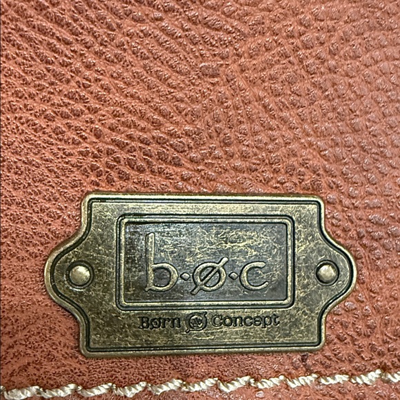 b.o.c. LEATHER CROSSBODY Messenger Bag NWT - Picture 8 of 11